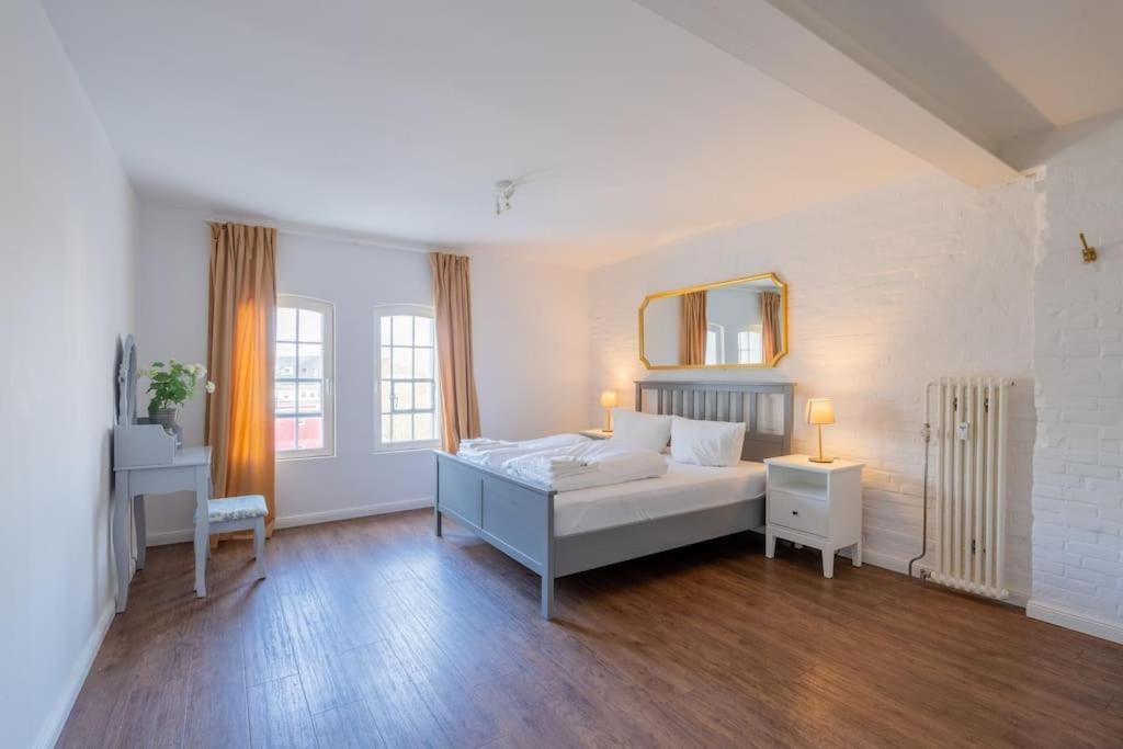 Zentral Gelegenes Premium-Apartment Mit Viel Tageslicht Hamburg Bagian luar foto