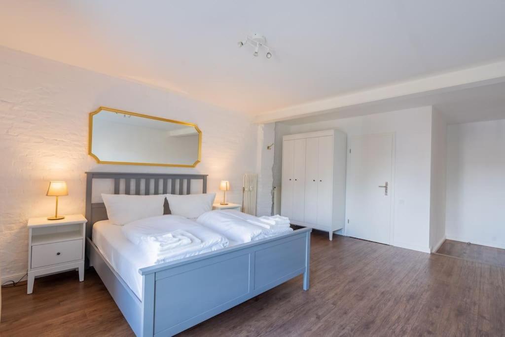 Zentral Gelegenes Premium-Apartment Mit Viel Tageslicht Hamburg Bagian luar foto